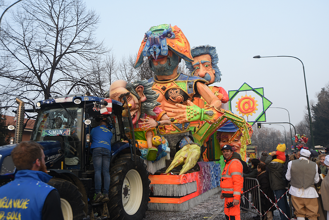 Sfilata carri Carnevale di Torino_255.jpg